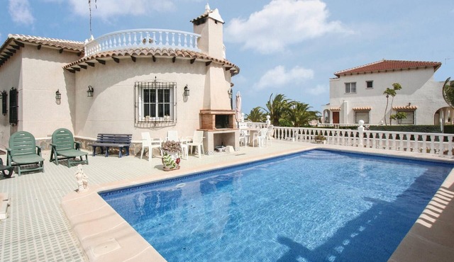 Nice home in San Miguel de Salinas
