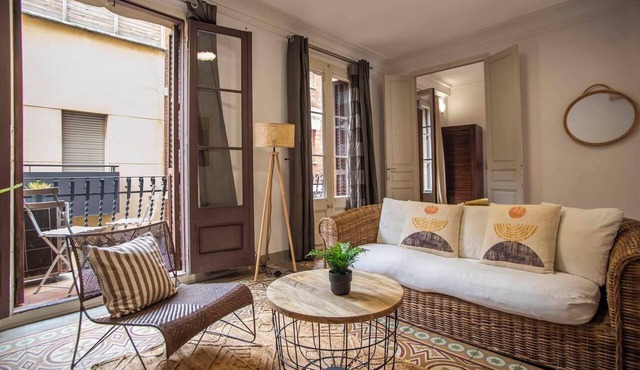P2sal1071- Elegant Apartment in Carrer de Salinas