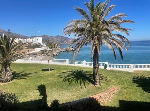 PALMERAS 8 MENYBER in Nerja