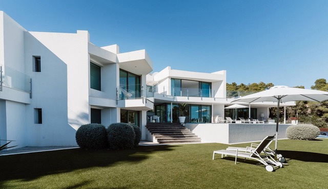 Panoramic Sea Views | Alegre Belle | Beautiful Interior | San Jose
