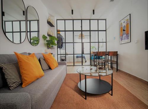 Pelícano Seville Apartments