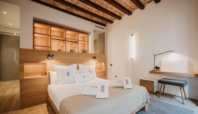 Petit Luxe St. Pere