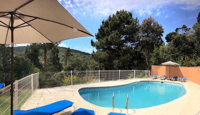 Quiet, comfortable and intimate villa. Pool, chillout, living, 8 rooms, 6 baths