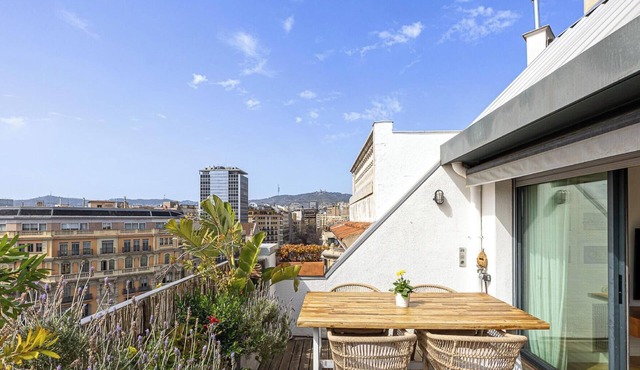 Rare Huge Terrace | 3 Steps to Metro | Quiet Central Barcelona