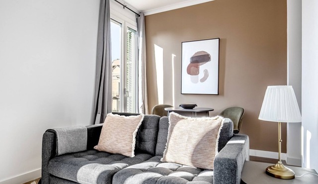 Renovated Sagrada Familia 1BR w/Roof, by Blueground