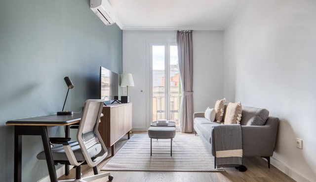 Renovated Sagrada Familia 1BR w/Roof, by Blueground