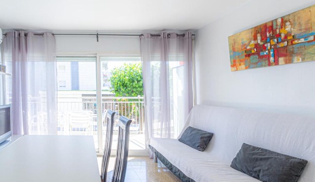Residencial Costamar next Bcn, 50m beach with swimming pool