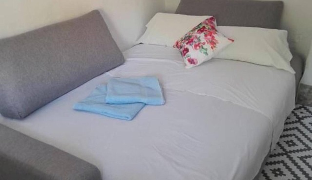 Roof Terrace - Pet - Parking - Pool- Sleeps 2