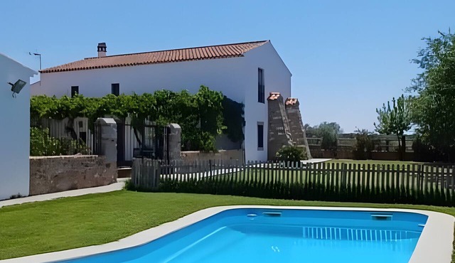 Rural Agrotourism on 200 Hectares of Dehesa at La Panadera Superior Country House