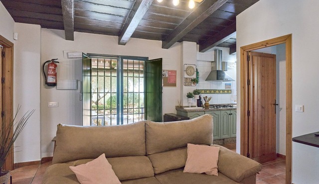 Rural House El Refugio with Pool, Barbecue, Mountain Views & Wi-Fi in Natural Park