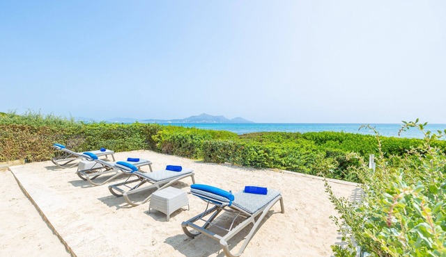 Rural House 'Sa Platja' with Sea Views, Wi-Fi and Air Conditioning
