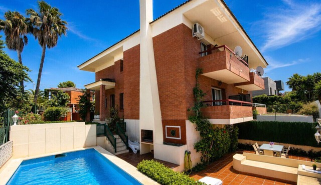 Salou Center Villa | Private Pool & BBQ