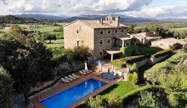 Sant Grau 2 Apartment with Mountain Views, Shared Pool and Wi-Fi
