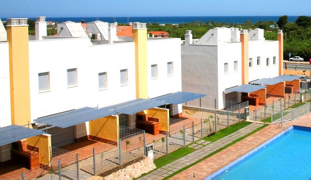 Semi-detached house in Creixell with pool and WIFI, near beach in Creixell