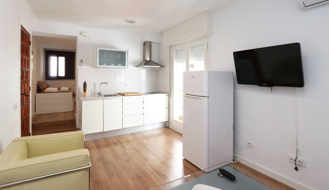 Spacious Apartment for 2 with Balcony