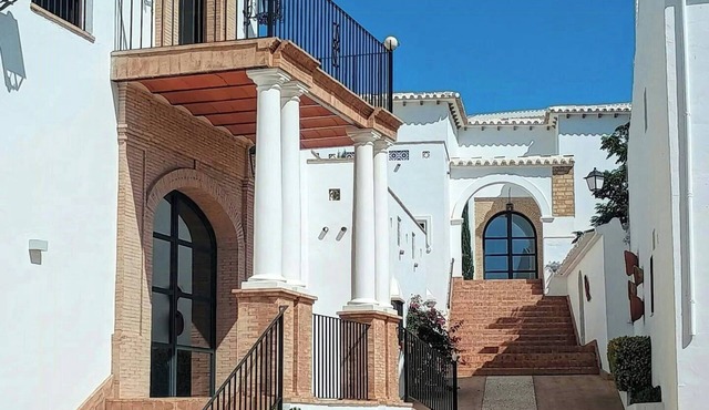 Spacious apartment with pool near Córdoba