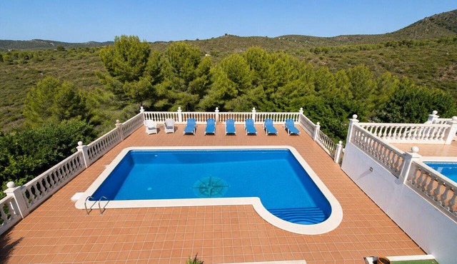 Spacious Mountain Retreat with Private Pool