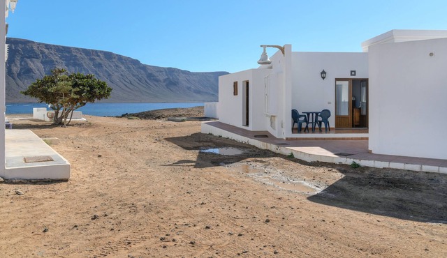 Spacious Holiday Apartment "Flor Cuatro" with Sea or Mountain View, Wi-Fi & Terrace