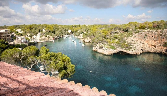 Studio Apartment 'Estudio Vistas Al Mar' with Sea View, Wi-Fi and Air Conditioning in Cala Figuera