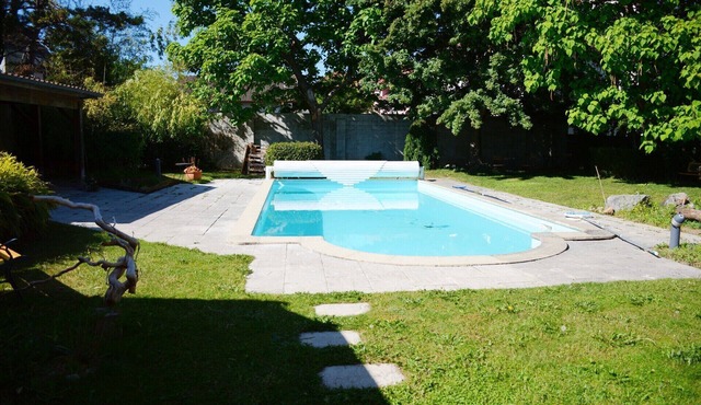Studio with Shared Pool, 1 Room in Reiningue