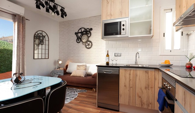 Sunny Penthouse 2 bedroom townhouse