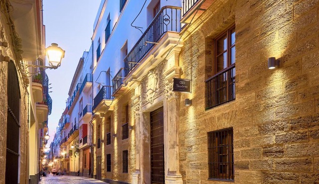 Tandem Torres de Cádiz Suites