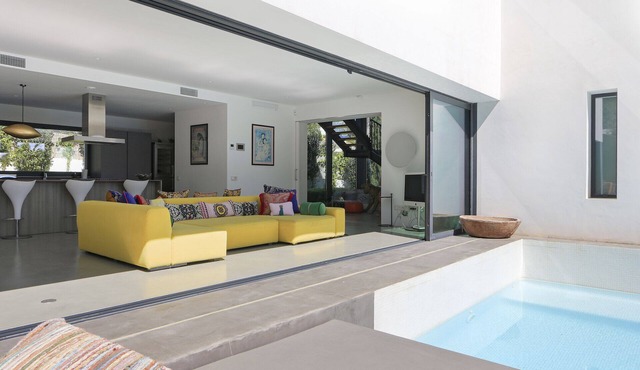 The Perfect Luxury Villa with Sea Views, Ibiza Villa 1011