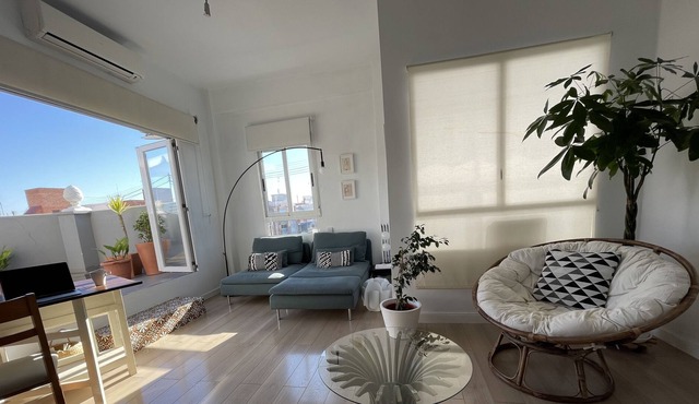 Topfloor apartment in central area with a great sunny terrace