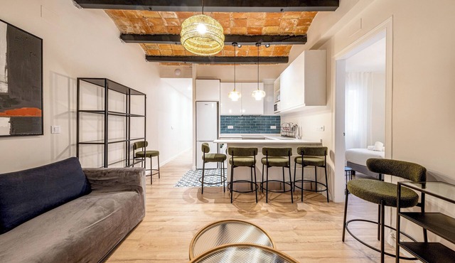 TRAV2-1 · 4h - Four Bedroom Apartment, Sleeps 6