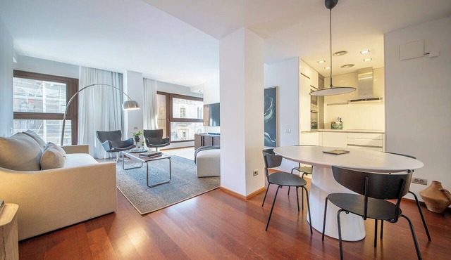 Two bedroom top apartment in Rambla Catalunya - You Stylish