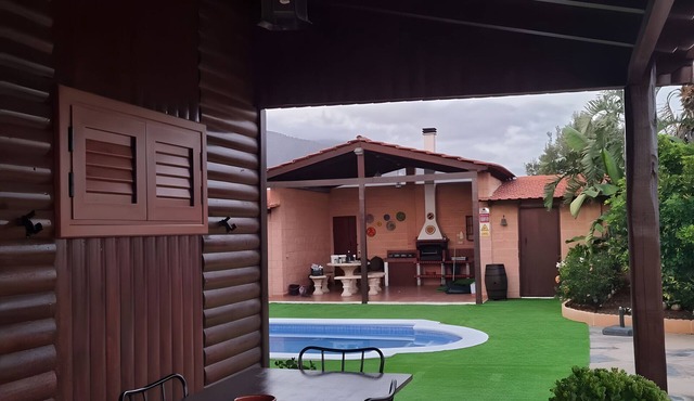 Vacation Home "La Molineta" with Mountain View, Pool, Garden, Terrace & Wi-Fi