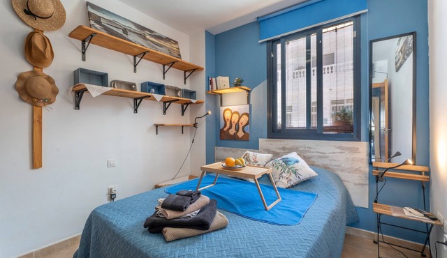 Vacation Studio 'Los Abrigos 1 Room Playa Wifi' with Wi-Fi and Air Conditioning