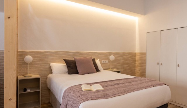 Valencia Urban Suite X | 4 Guests | A/C & Wi-Fi | Near the City Center