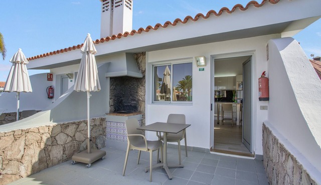'Verde' with Shared Pool, Wi-Fi and Air Conditioning