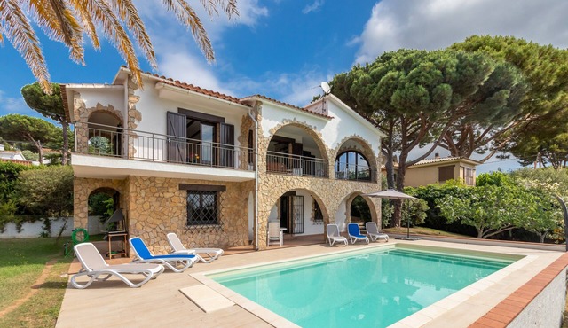 "Villa Amistad" with Mountain View, Private Pool & Wi-Fi