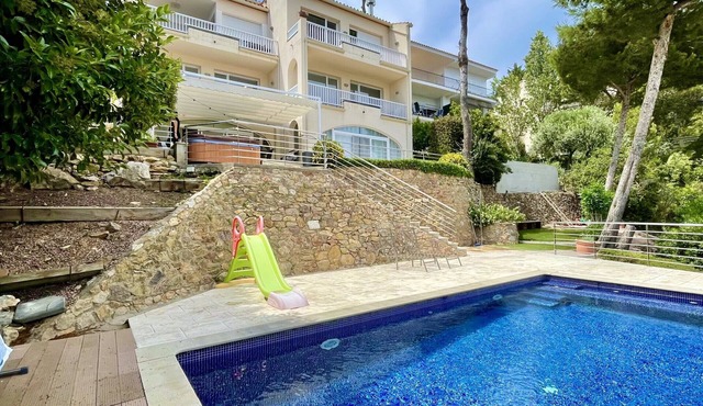 VILLA CANTABRIC