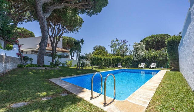 Villa Jacaranda Chiclana, Private Pool and Barbecue