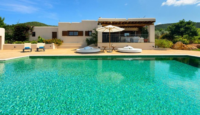 Villa LUNA