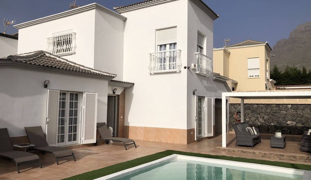 Villa Vanesa · Heated pool. Ocean view. Private. Costa Adeje. Luxury. Central.