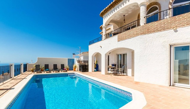 Villa with private pool and amazing views