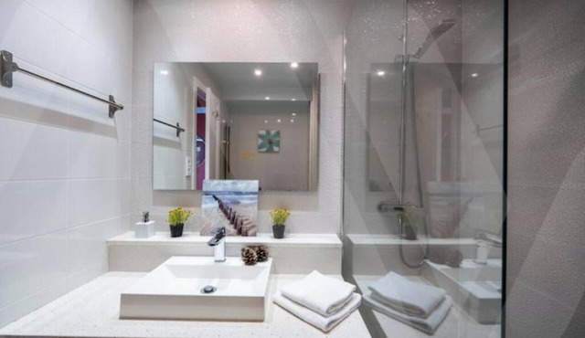 Welhomy | Studio with Ocean View & Pool | Isla Bohème