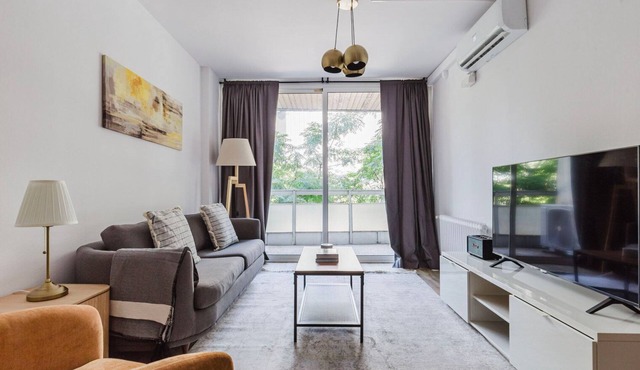 Wonderful Les Corts 3BR w/Balcony, A/C & W/D, by Blueground
