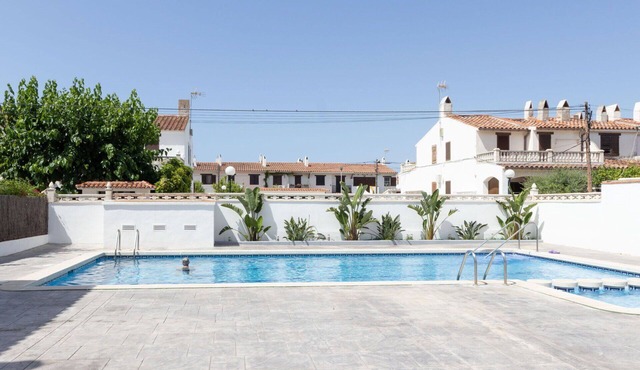 Wonderful villa for 7 people with WIFI, pool, TV and patio