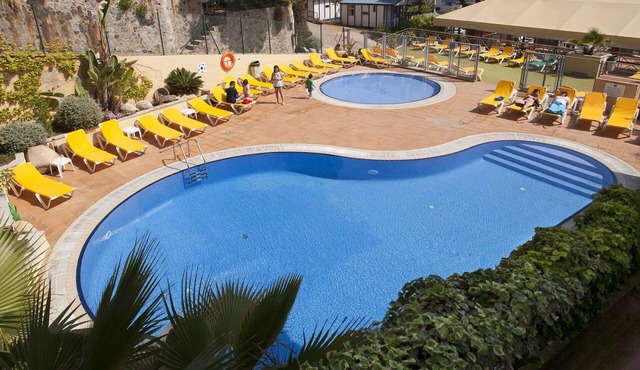 ZEcamping 3* 200m plage piscine animaux acceptés locatif TV BBQ clim