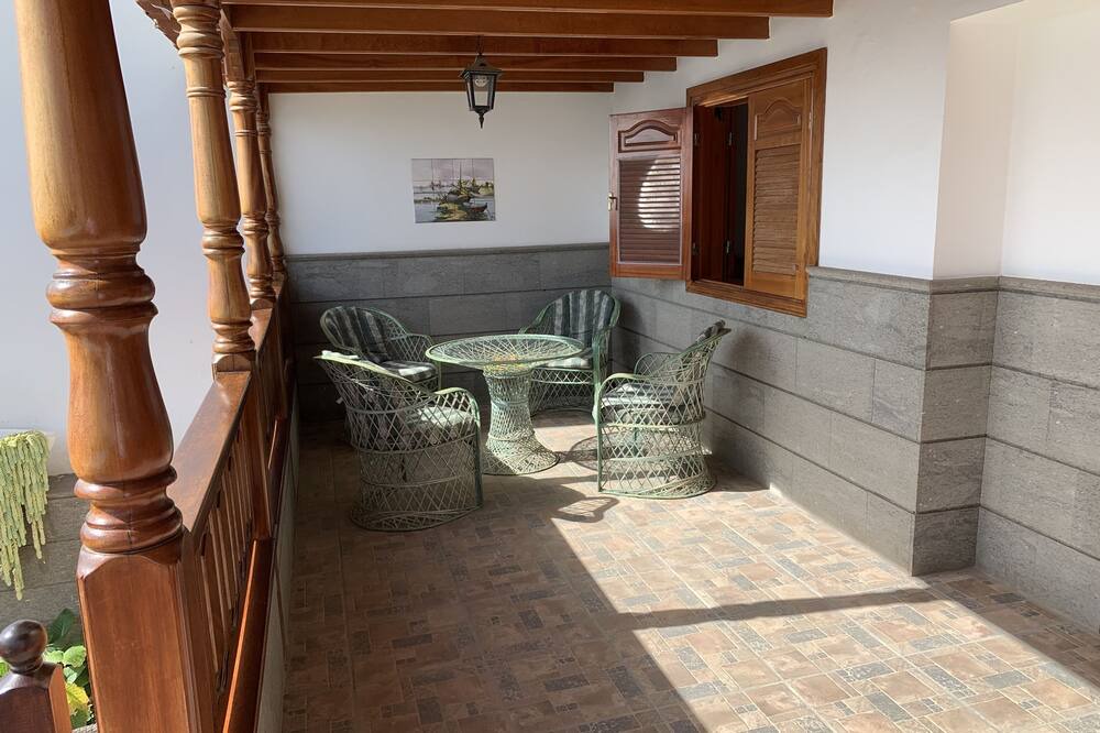 Playa del Aguila House | Bungalow in 2 Ebenen, Meerblick, Garten, Schwimmbad und Direkter Strandzugang!