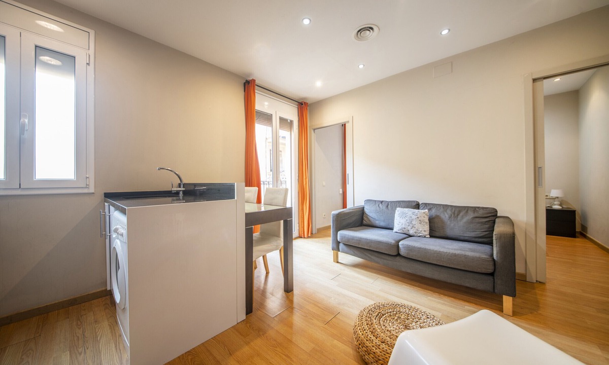 Barceloneta Apartment | 2 bed apartment in Barceloneta steps from the beach