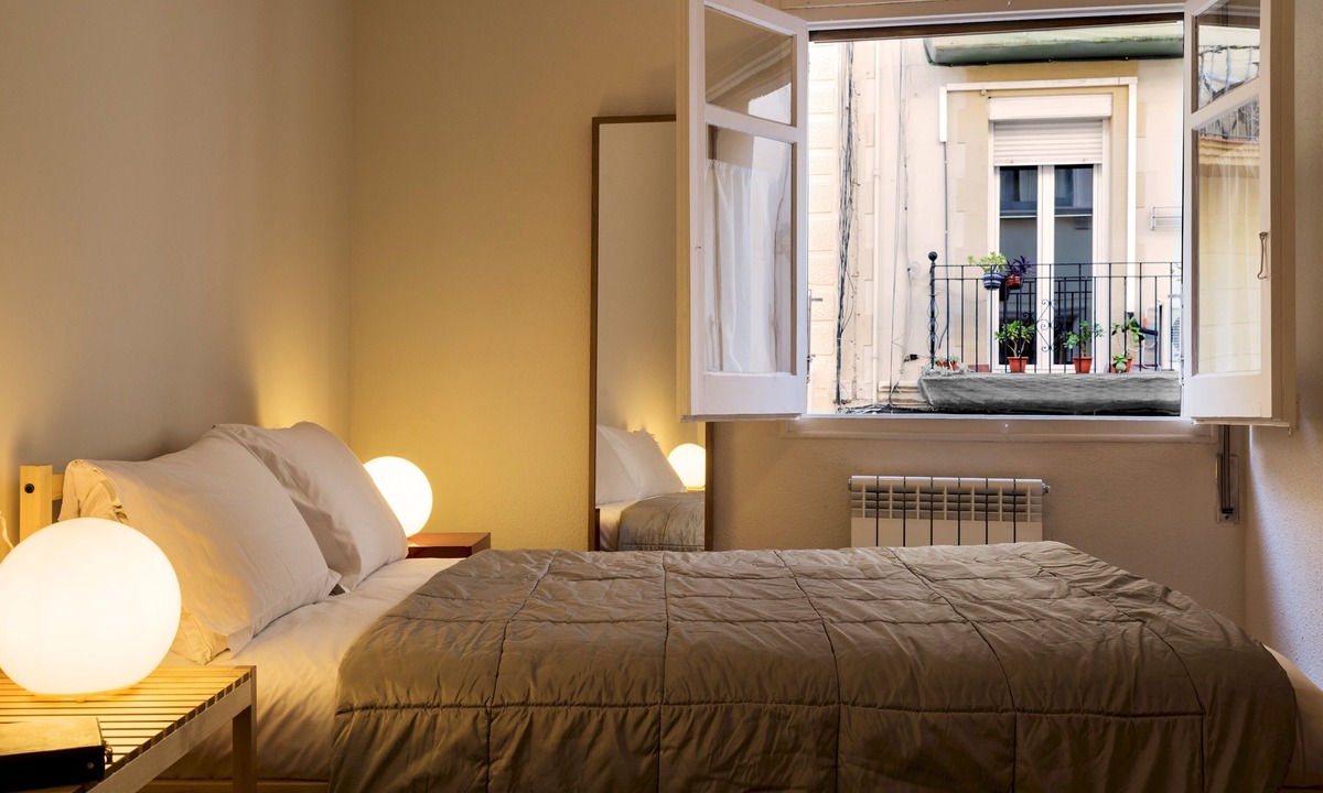 Sants Apartment | Comfortable 3-bedroom apartment with terrace, close to the center