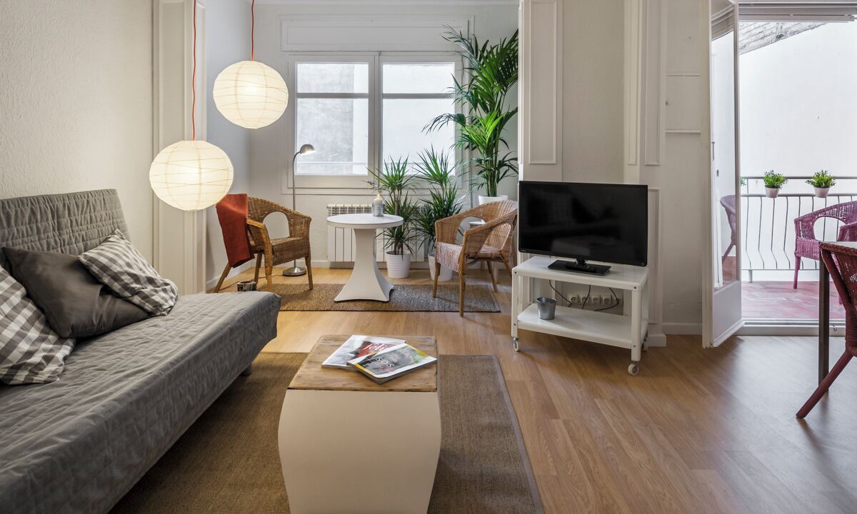 Sants Apartment | 3-bedroom apartment near Sants train station