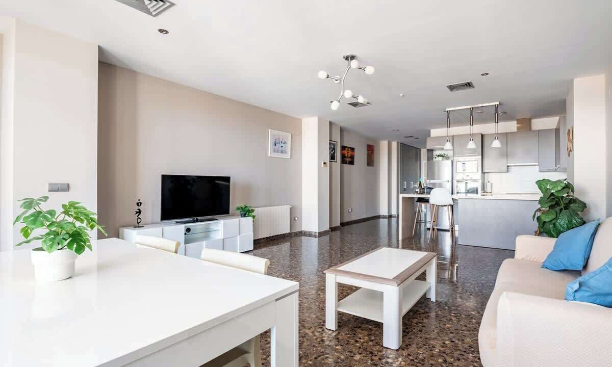 El Cabanyal Apartment | Modern flat with sea views in Valencia.