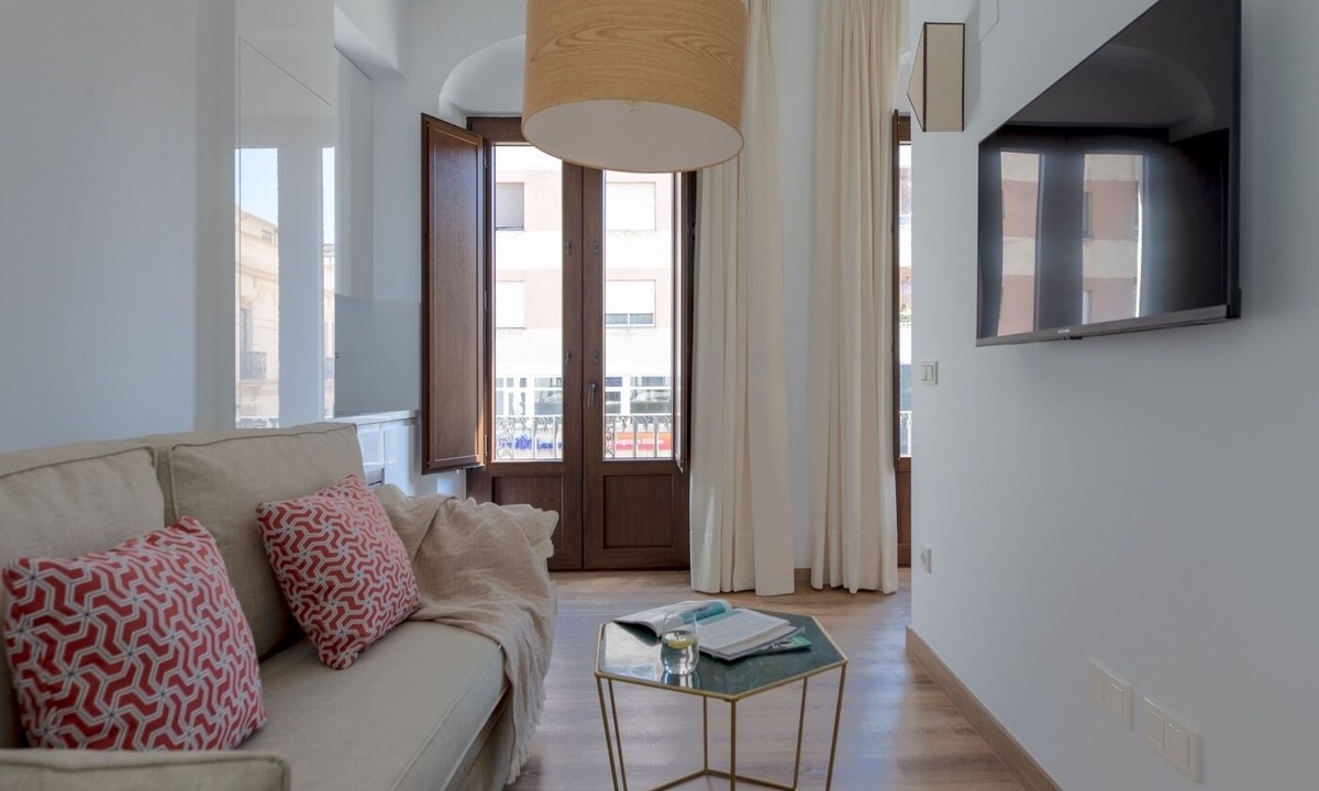 Distrito Centro Apartment | Hommyhome Coliseum 202